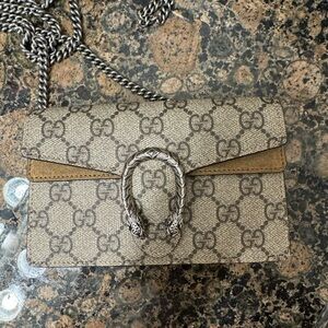 Make a offer Gucci Dionysus Super Mini  Crossbody Bag